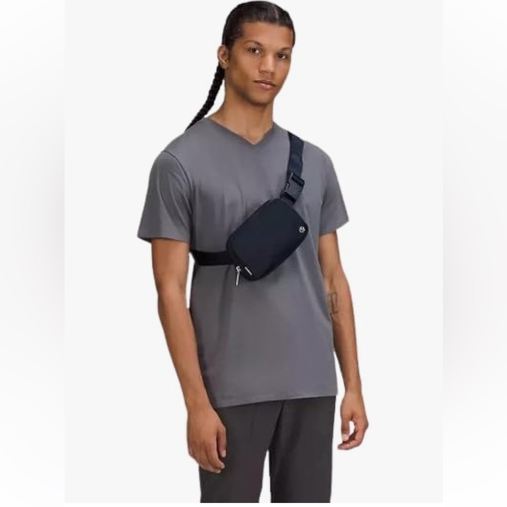 Lululemon Everywhere Black Belt Bag L1